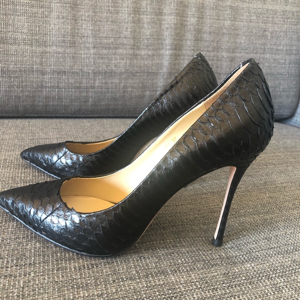 Sergio Rossi “ Godiva” python pumps. Size 37